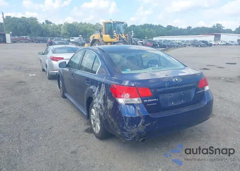2010 Subaru Legacy 2.5I Premium z USA, uszkodzony, nr VIN 4S3BMCC62A3236342